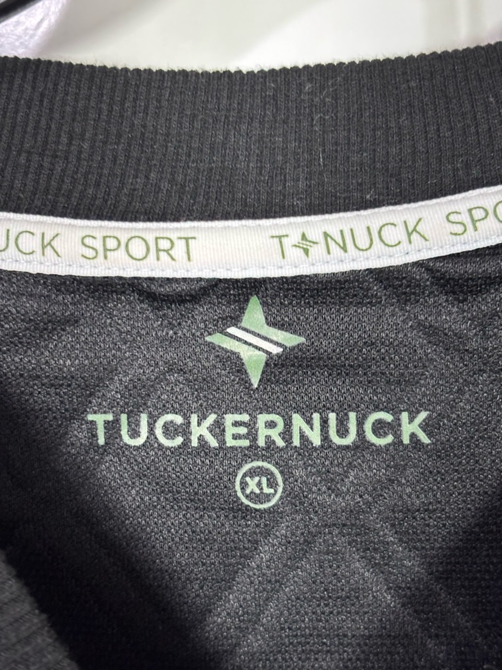 Tuckernuck Sport Puff Sleeve Quilted Stretch Campbell Pullover Women’s XL Black - Picture 5 of 7